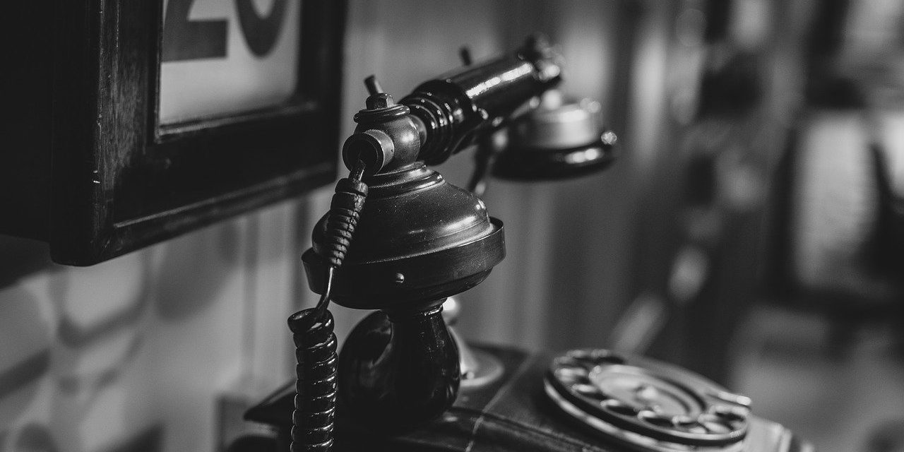 black-and-white-2595666_1280